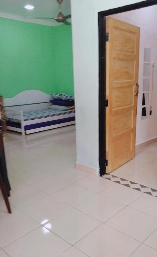 Homestay Sri Ladang Kuala Terengganu Exterior foto